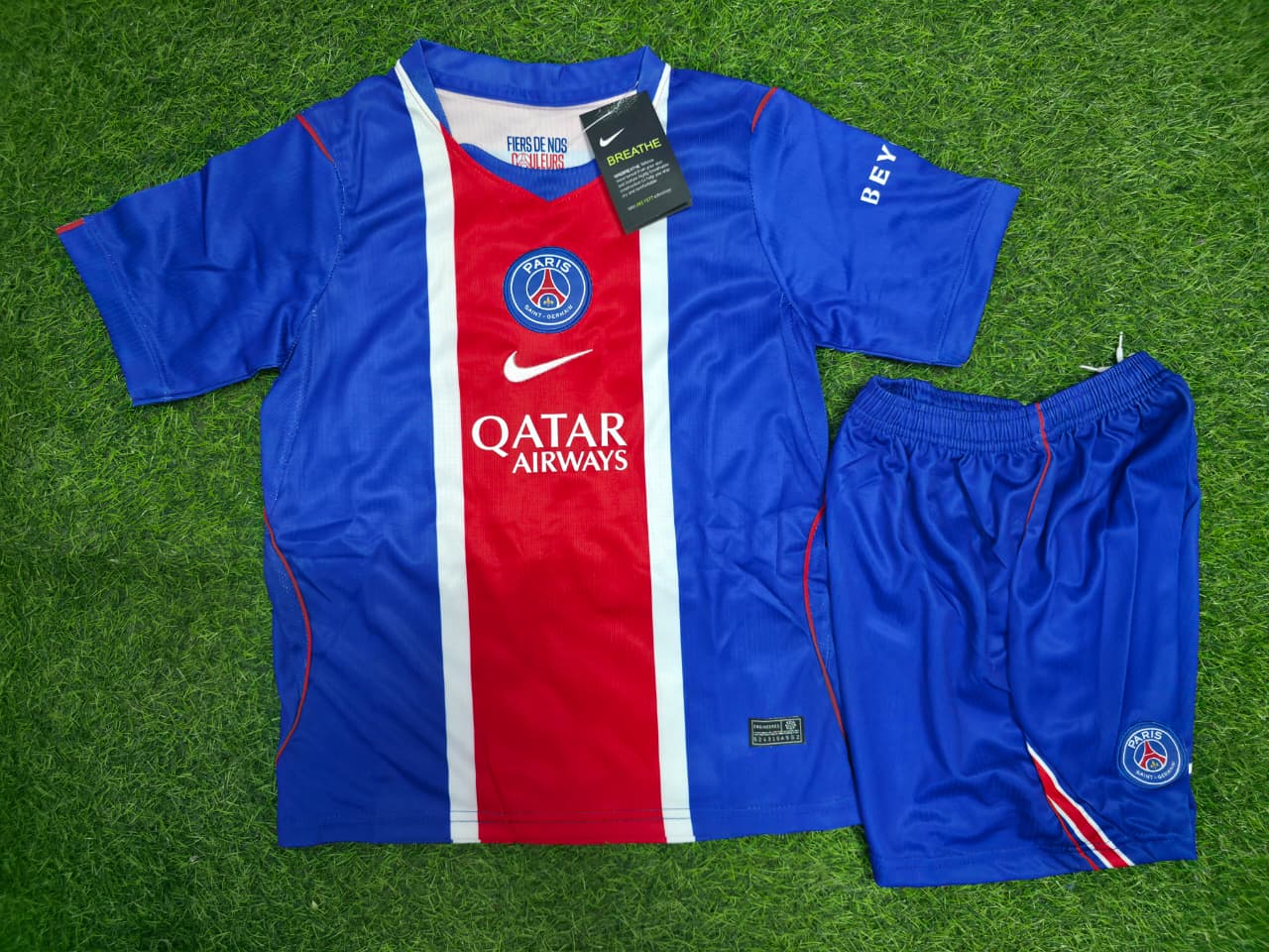 Paris Saint-Germain 26/27 Home Kids Kit.